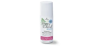 Eine Flasche der Happy Relaxed Sensitiv Intensiv Nachtcreme von THOMA mit der Kennzeichnung Botanical Protection Die Creme ist duftfrei biobasiert und vegan wirkt gegen Falten und entspannt die Haut Nahaufnahme des Pumpspenders